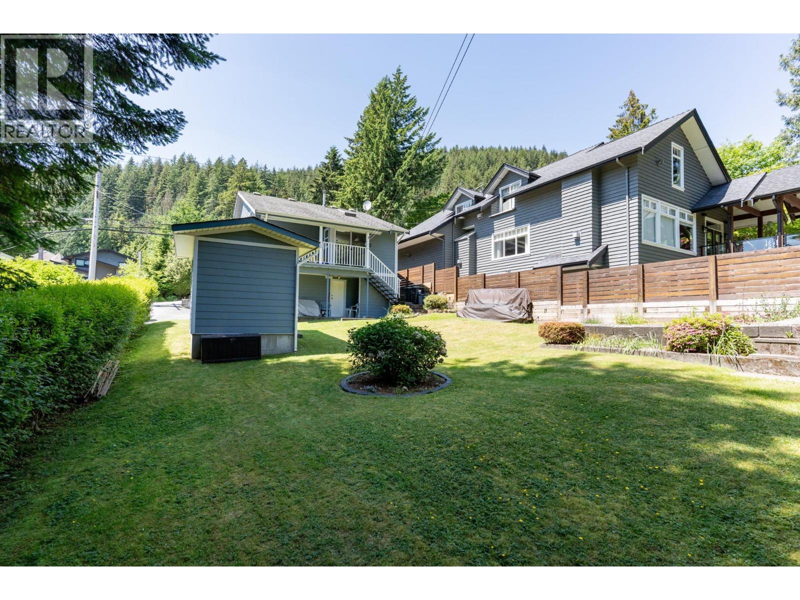 Photo 15 of 4370 Mountain Highway, North Vancouver BC