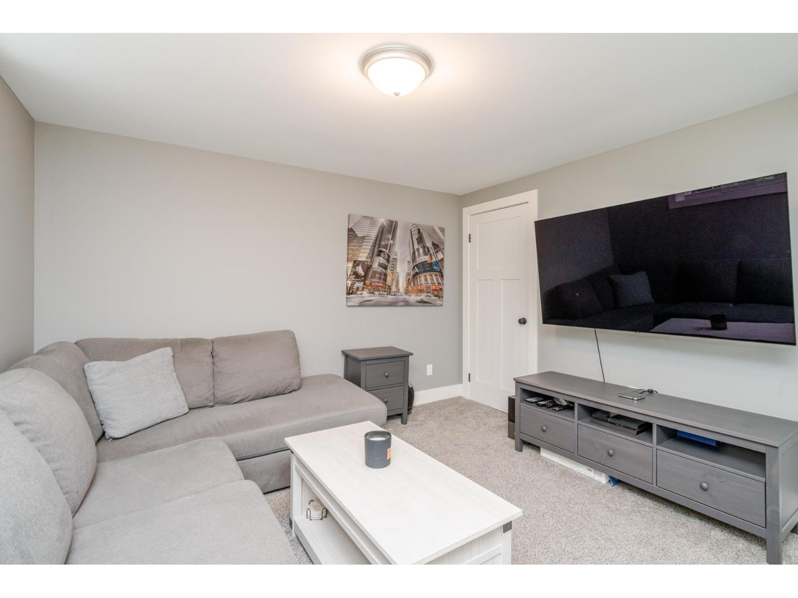Photo 25 of 33986 Walnut Avenue, Abbotsford BC