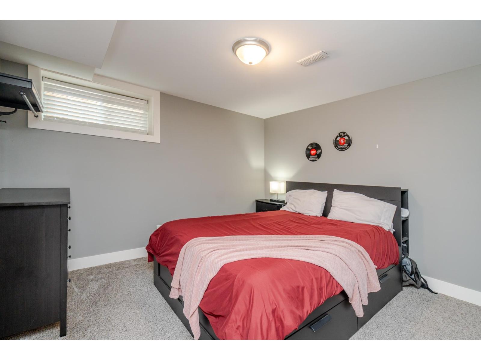 Photo 23 of 33986 Walnut Avenue, Abbotsford BC