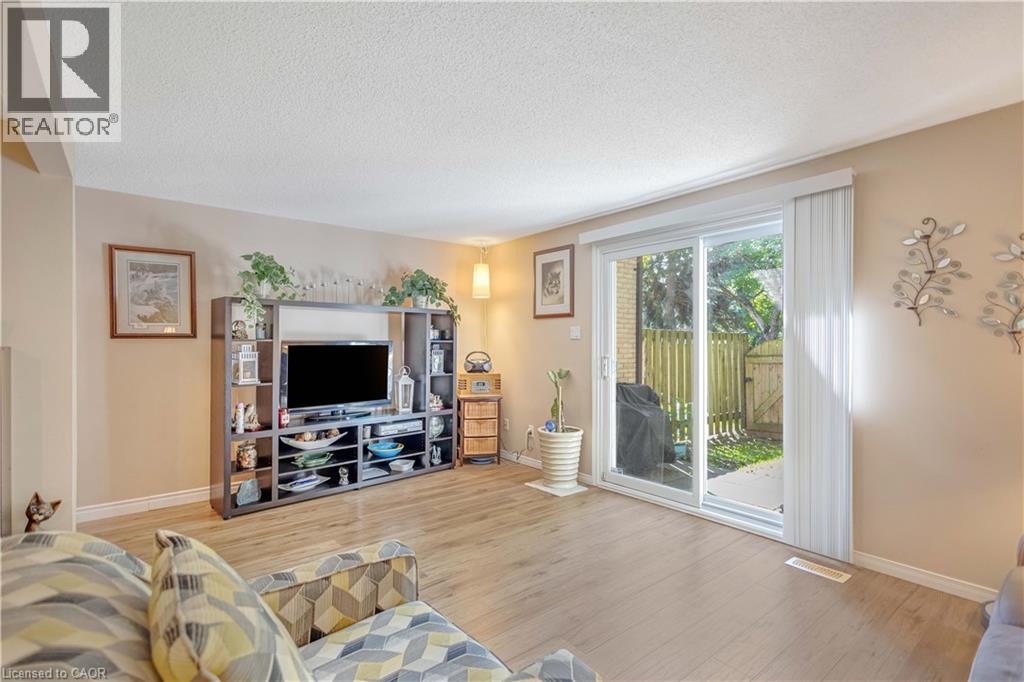 Photo 2 of 215 Glamis Road Unit 40, Cambridge ON