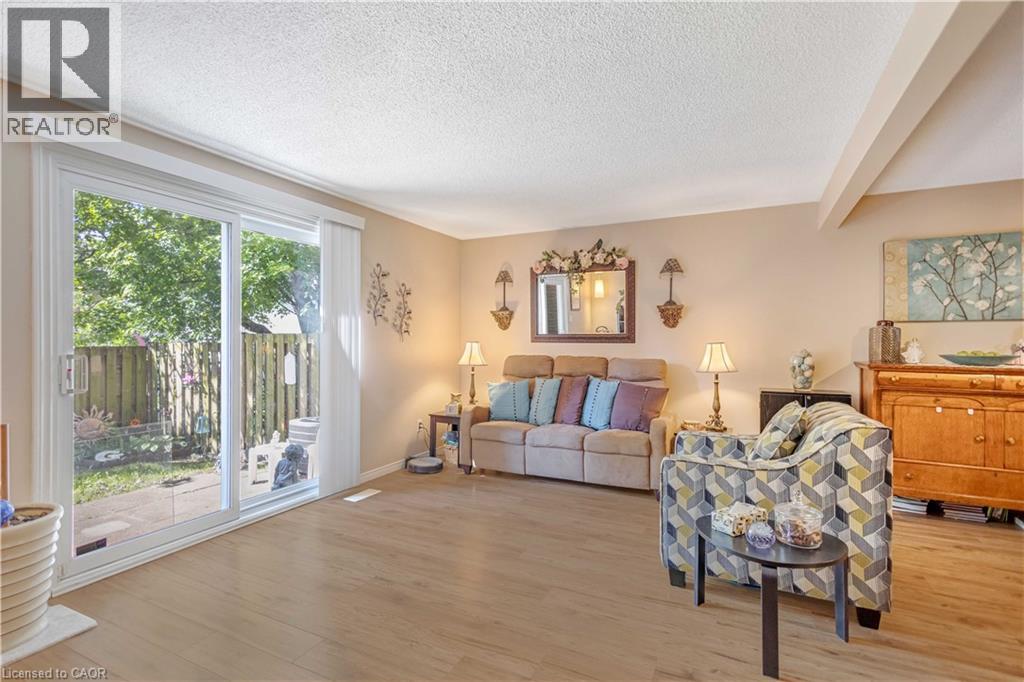 Photo 3 of 215 Glamis Road Unit 40, Cambridge ON