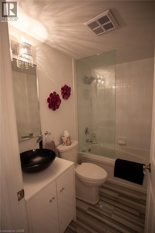 Photo 14 of 30 Stadium Road Unit 250, Toronto ON