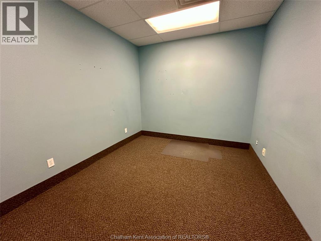 Photo 14 of 65 Thames Street, Chatham ON