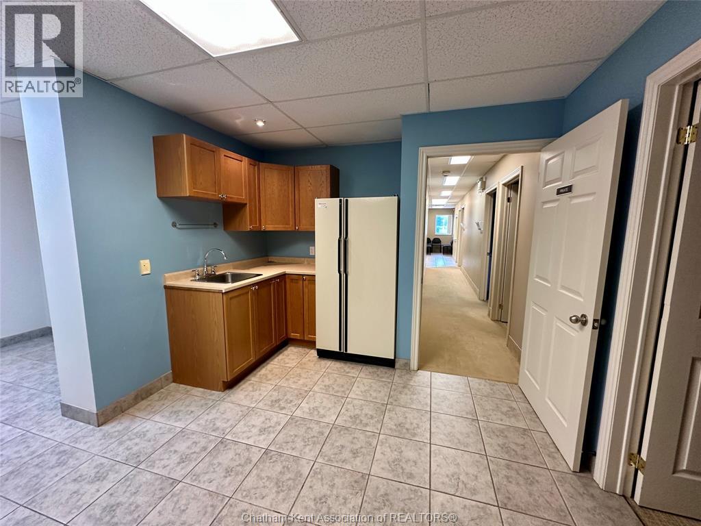 Photo 15 of 65 Thames Street, Chatham ON
