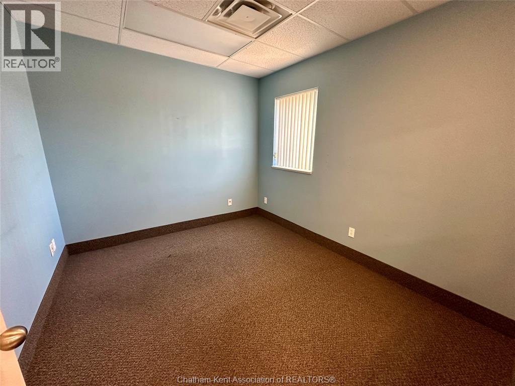 Photo 5 of 65 Thames Street, Chatham ON