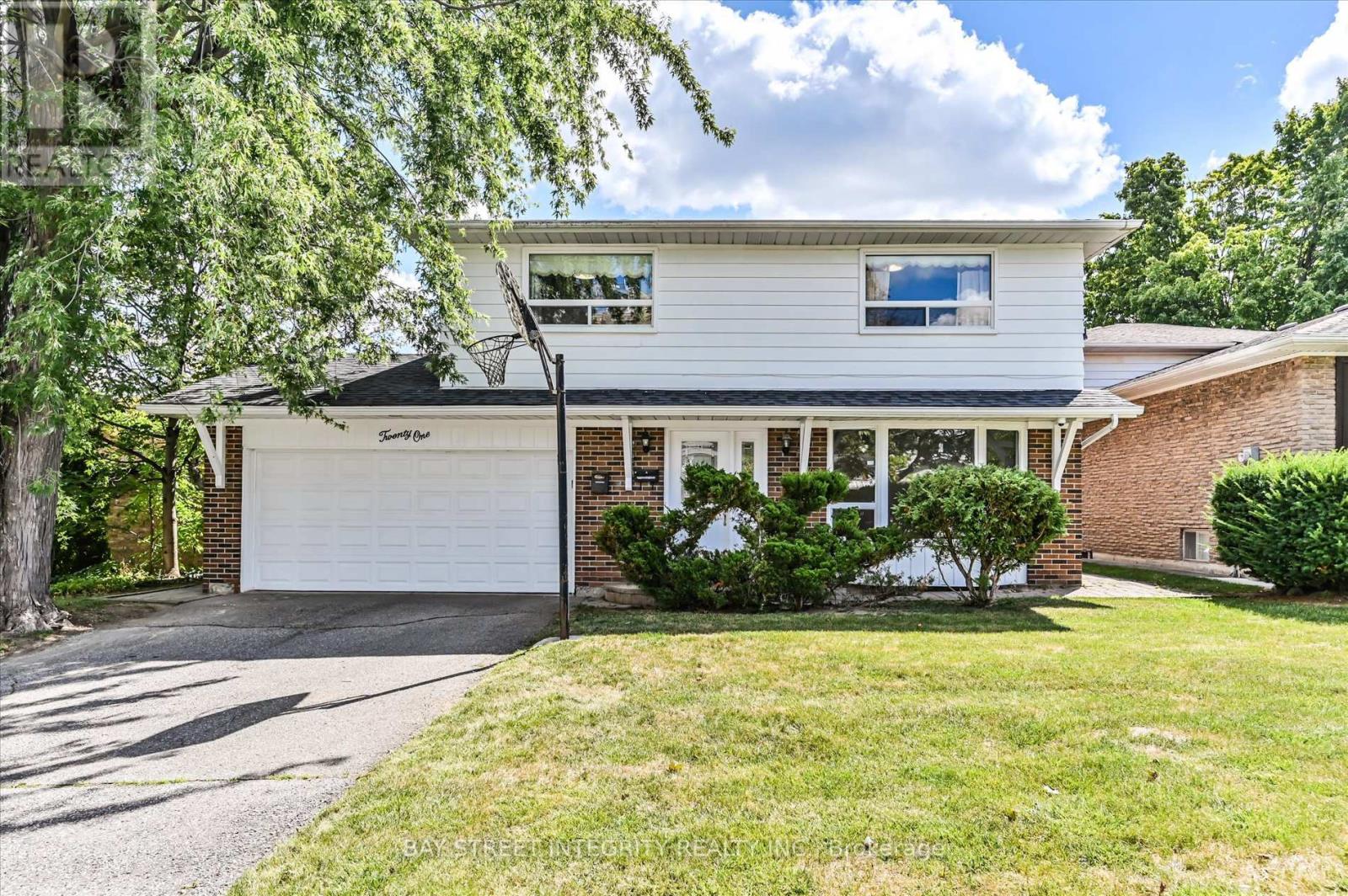 Photo 1 of 21 Whitehorn Crescent, Toronto ON