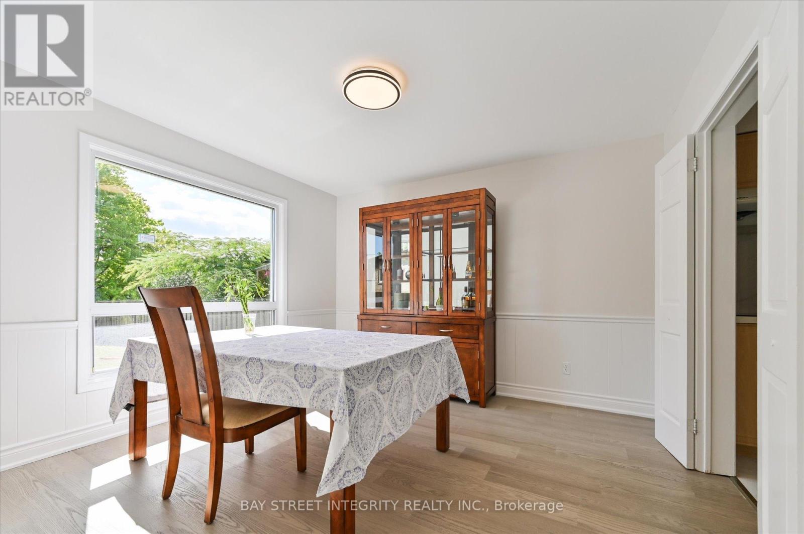 Photo 13 of 21 Whitehorn Crescent, Toronto ON