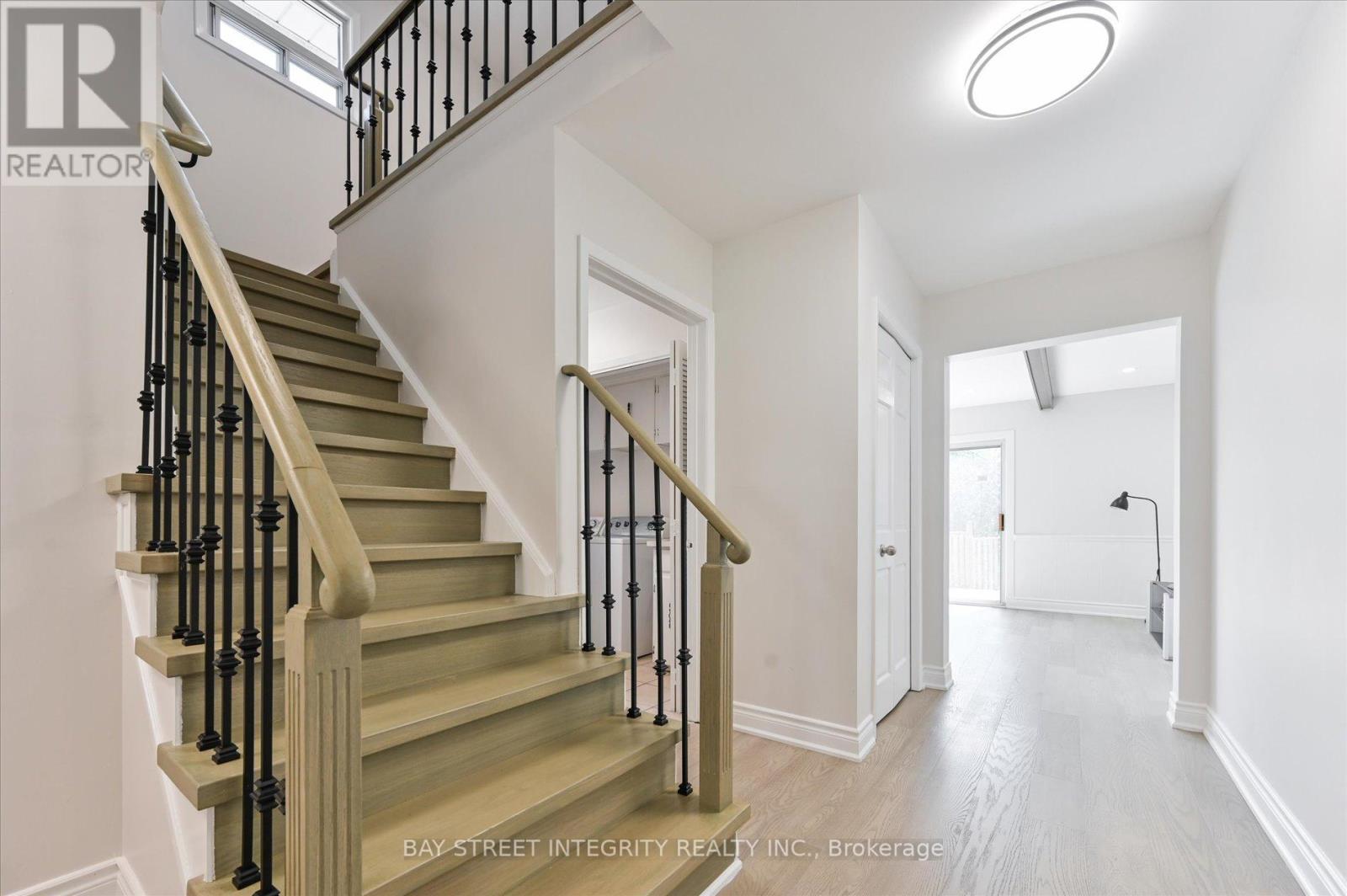 Photo 20 of 21 Whitehorn Crescent, Toronto ON