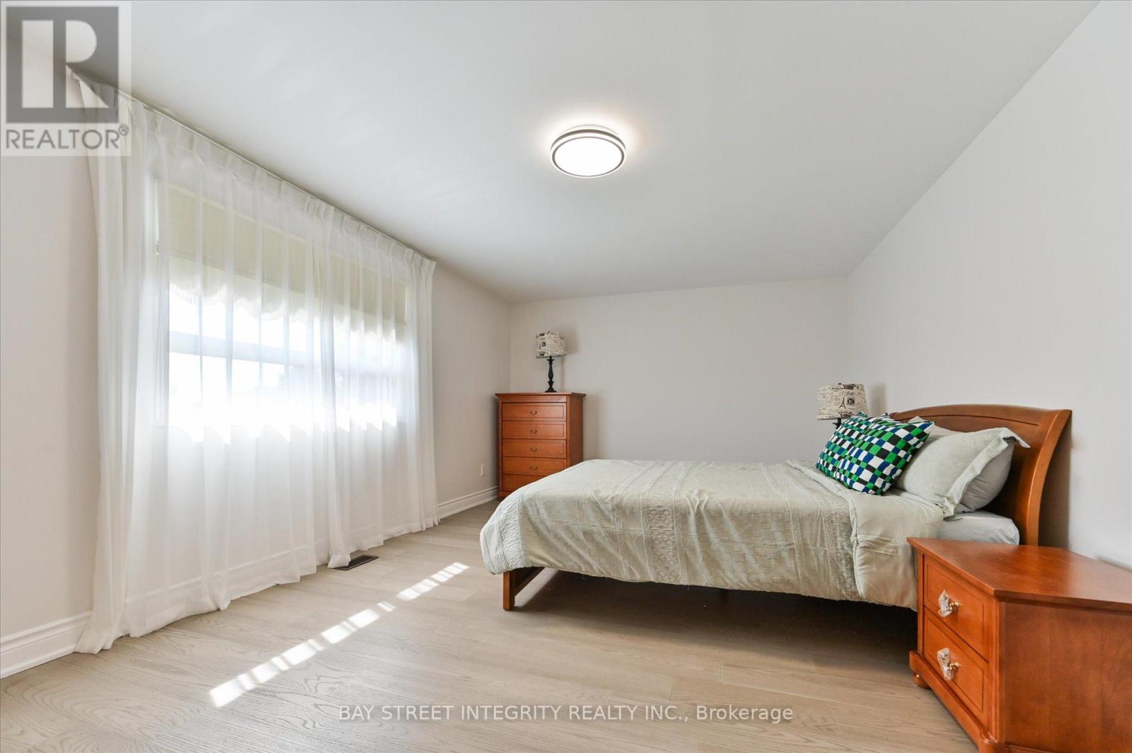 Photo 23 of 21 Whitehorn Crescent, Toronto ON
