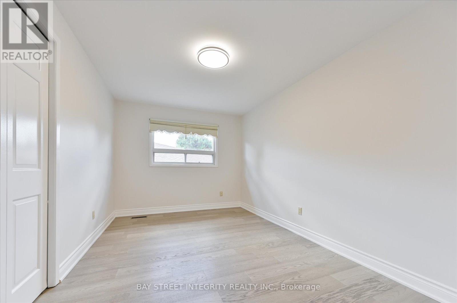 Photo 29 of 21 Whitehorn Crescent, Toronto ON