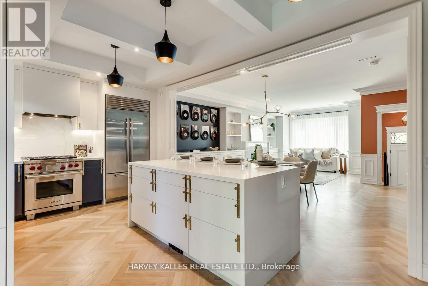 Photo 23 of 106 Belmont Street, Toronto ON