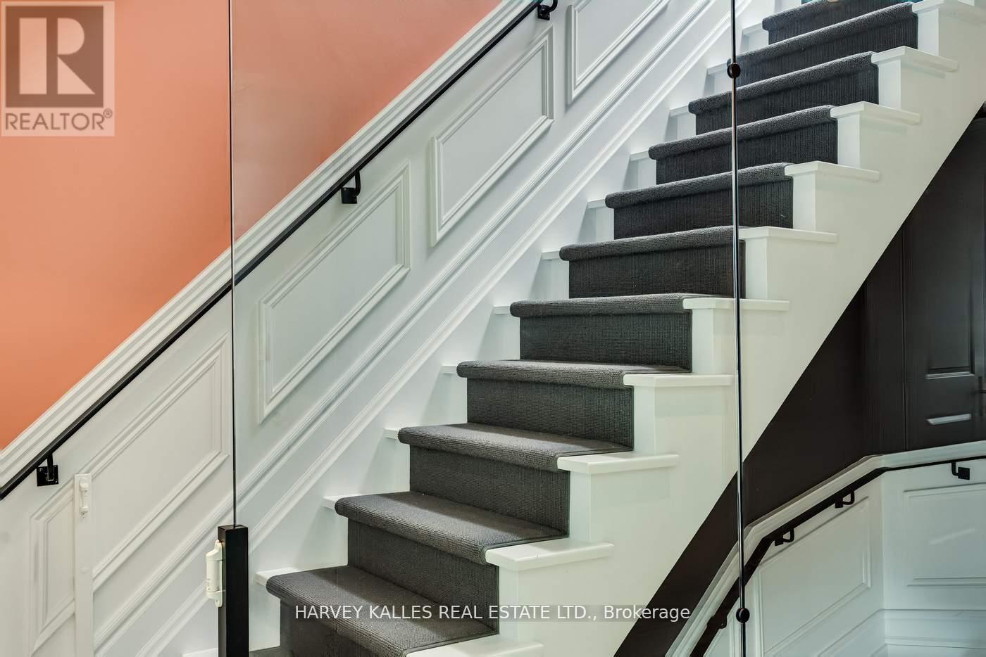 Photo 35 of 106 Belmont Street, Toronto ON