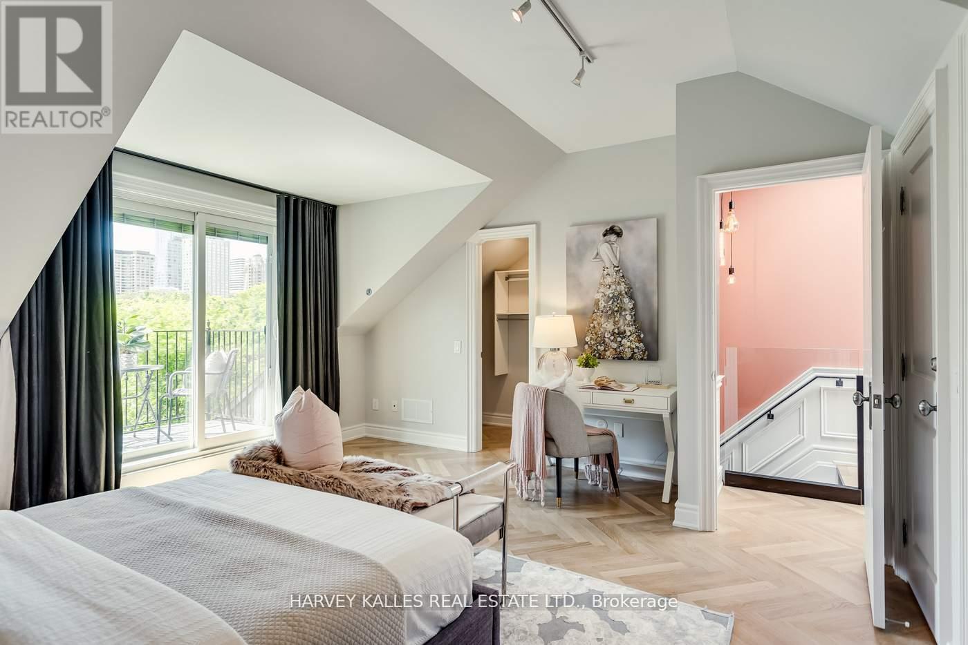 Photo 39 of 106 Belmont Street, Toronto ON