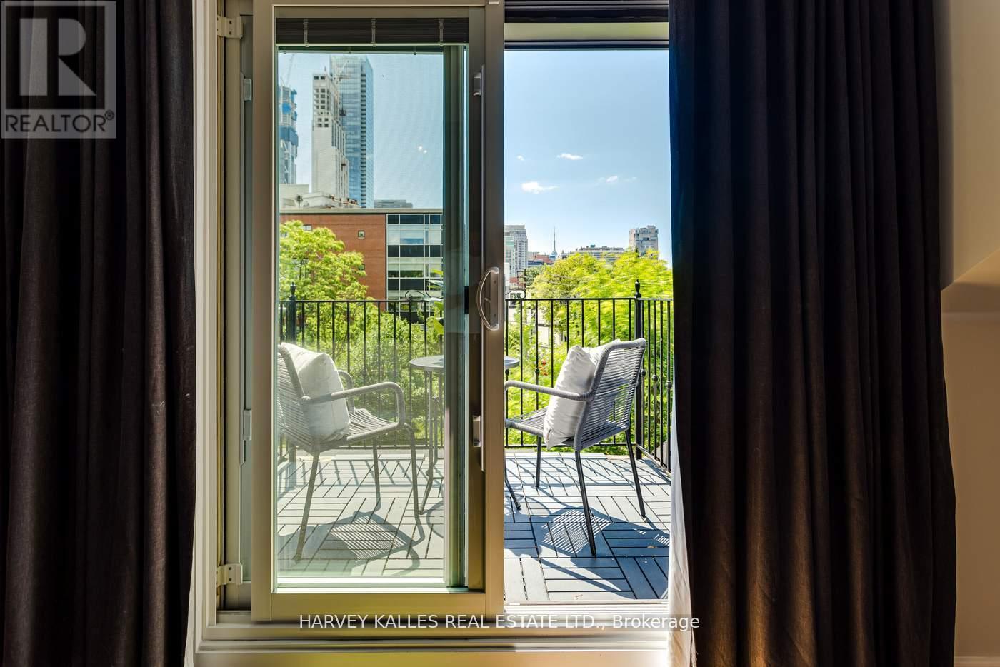 Photo 42 of 106 Belmont Street, Toronto ON