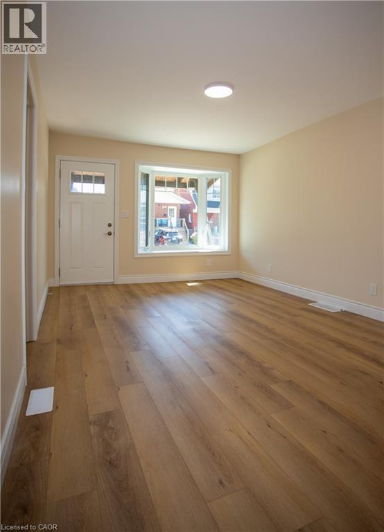 Photo 5 of 11 Robins Avenue, Hamilton ON