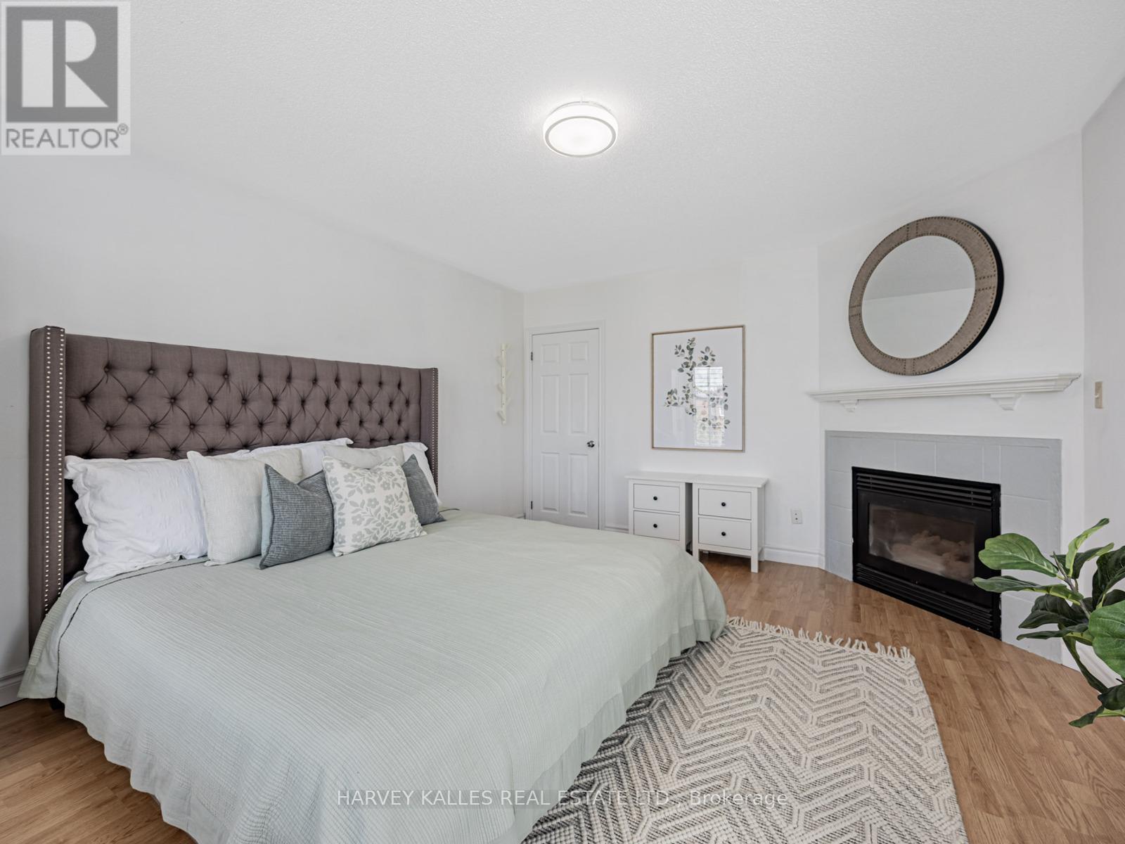 Photo 15 of 10 Hibbard Dr Street, Ajax ON