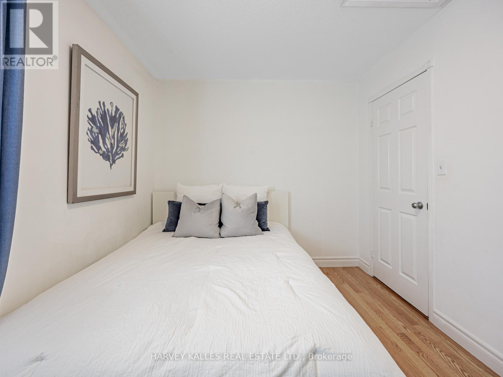 Photo 20 of 10 Hibbard Dr Street, Ajax ON
