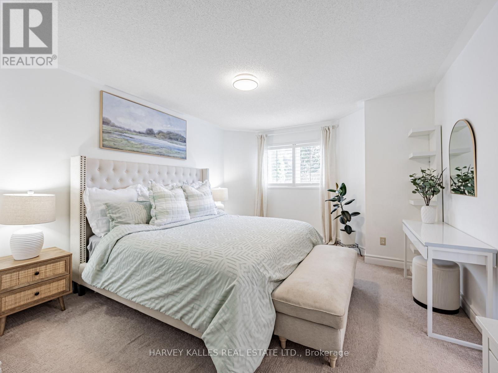 Photo 23 of 10 Hibbard Dr Street, Ajax ON