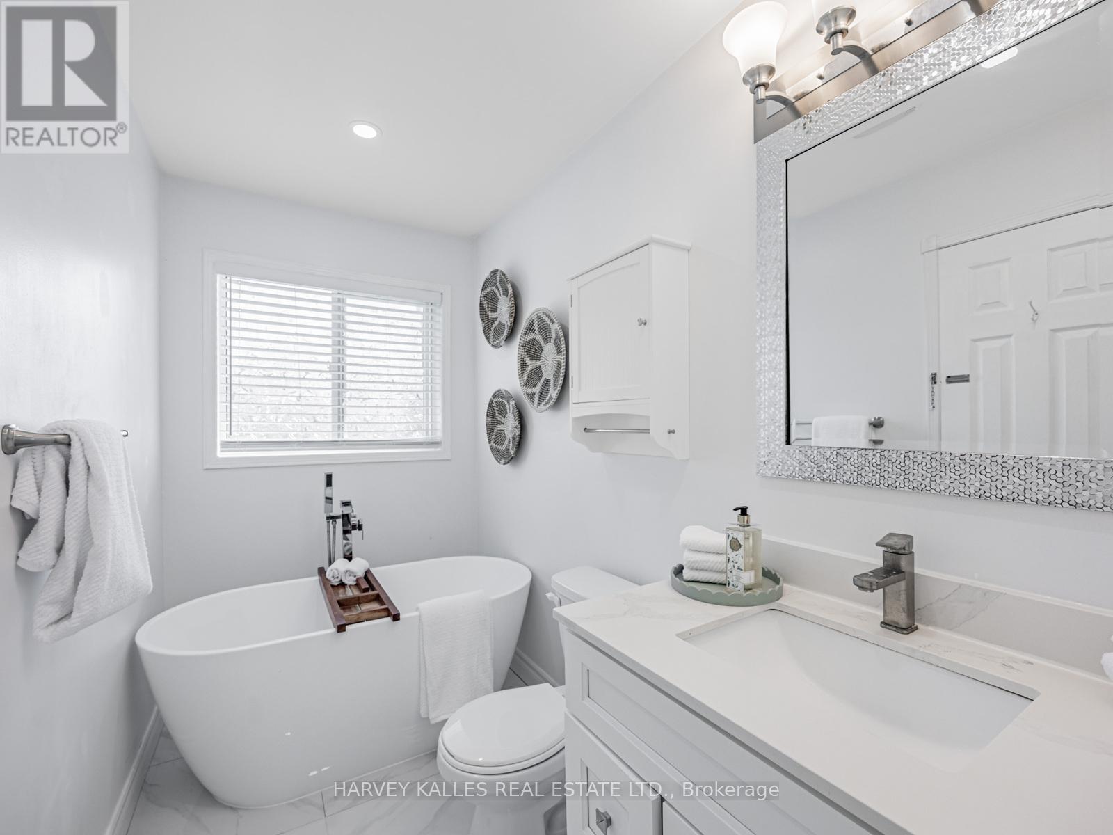 Photo 25 of 10 Hibbard Dr Street, Ajax ON