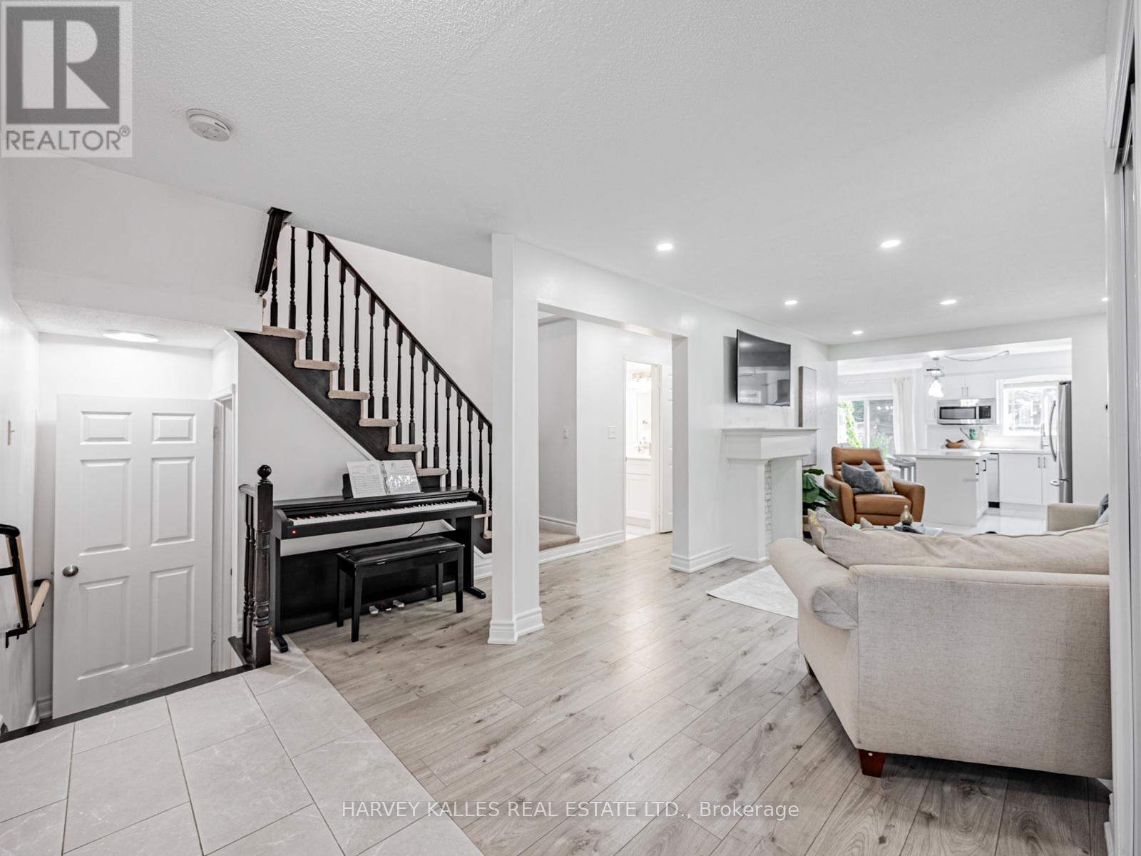 Photo 4 of 10 Hibbard Dr Street, Ajax ON
