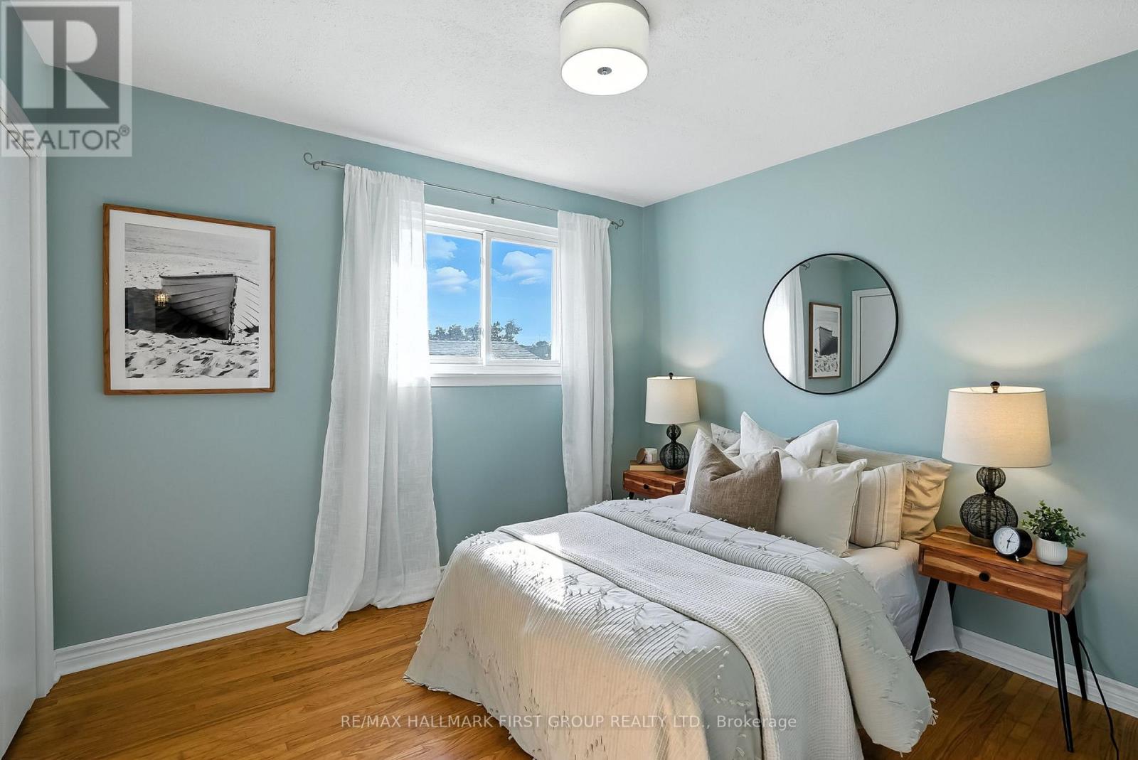 Photo 15 of 865 Marinet Crescent, Pickering ON