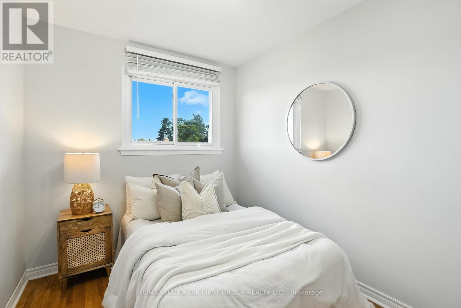 Photo 16 of 865 Marinet Crescent, Pickering ON