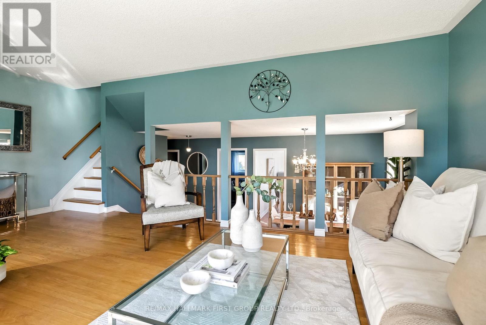 Photo 7 of 865 Marinet Crescent, Pickering ON
