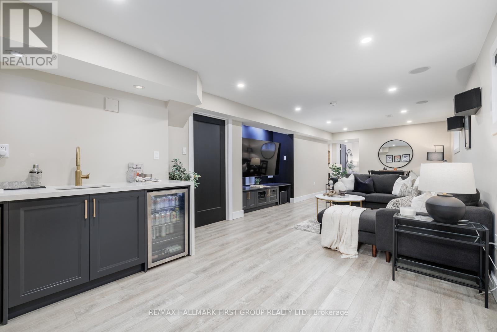 Photo 1 of 27 Louis Way, Scugog ON