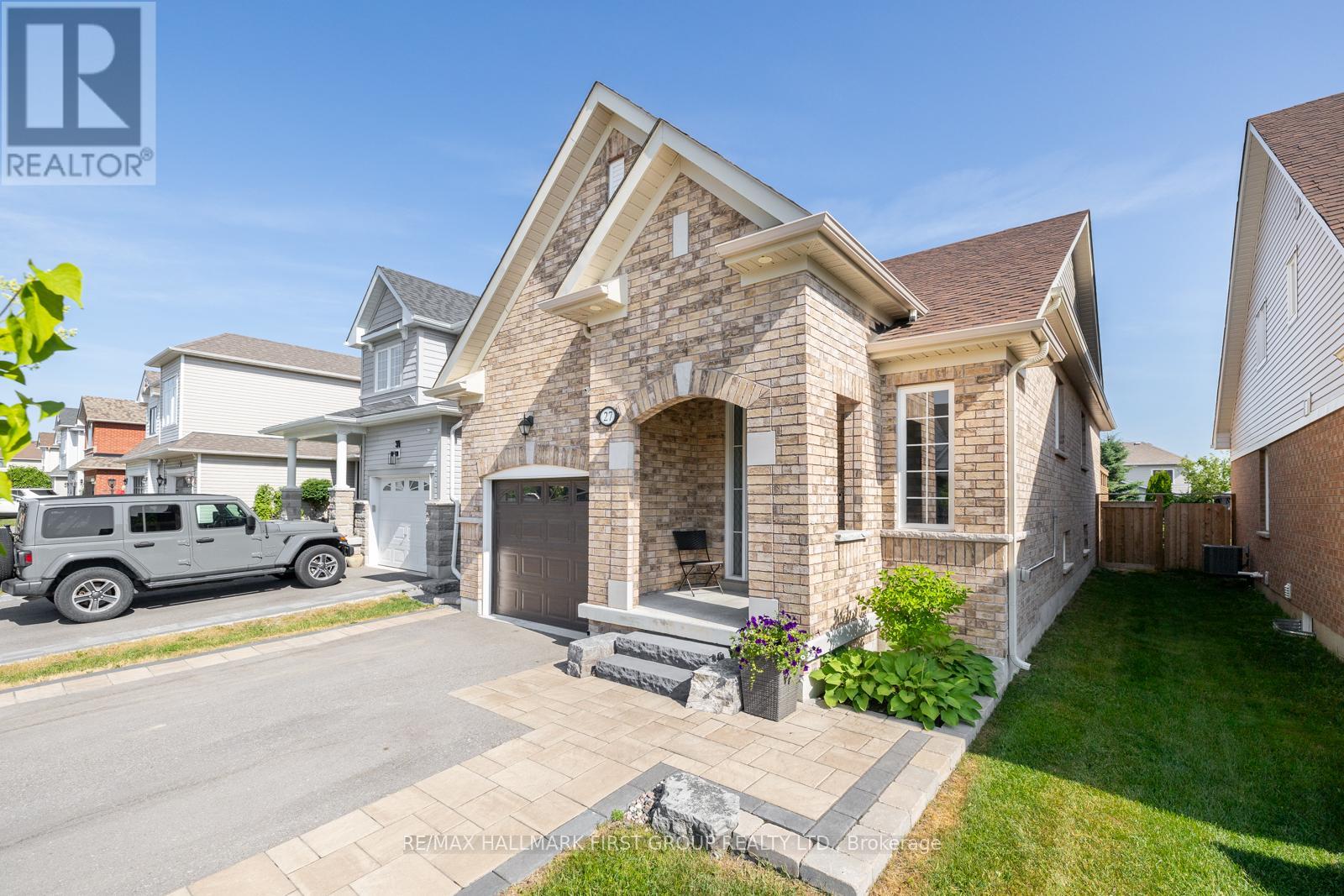 Photo 4 of 27 Louis Way, Scugog ON