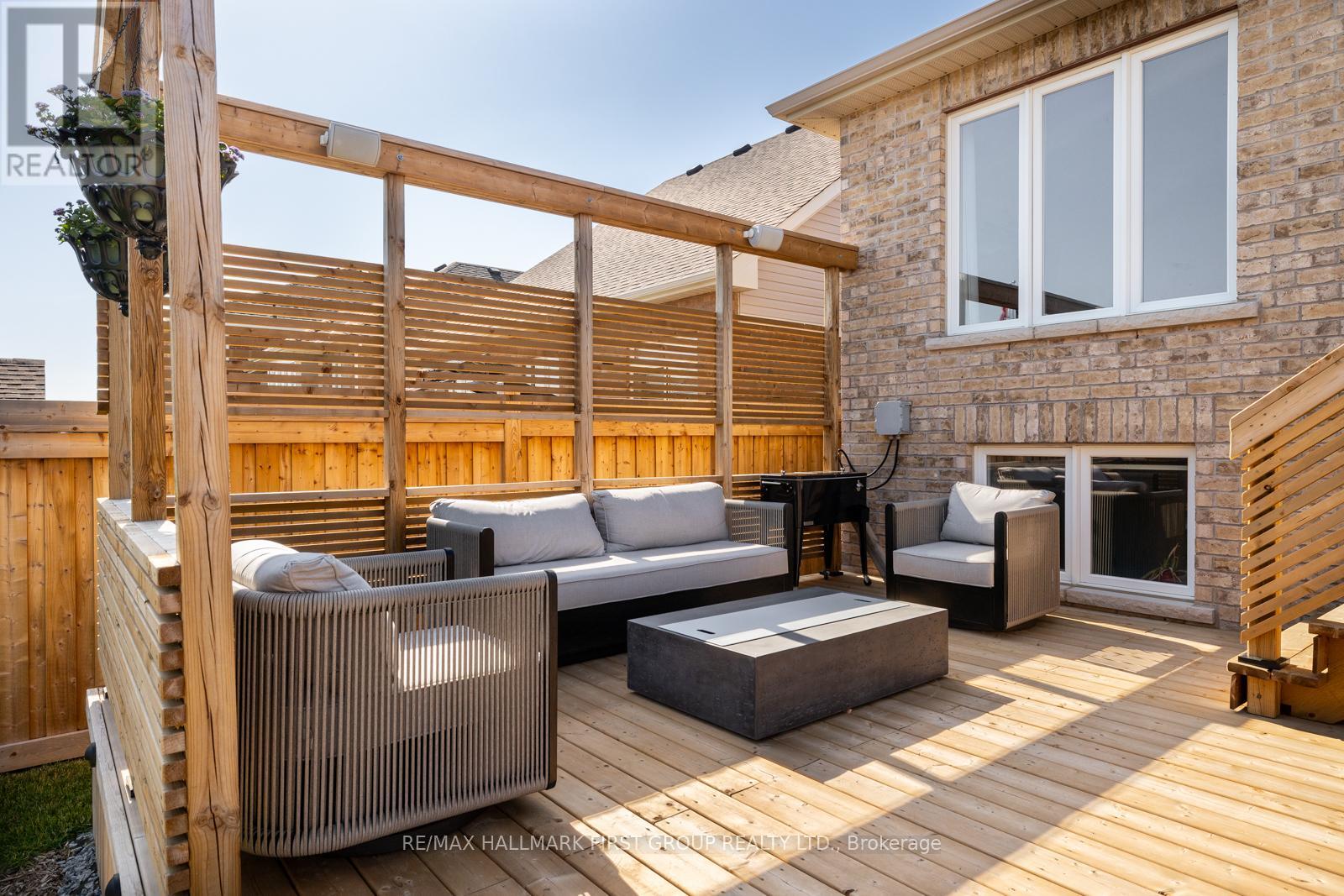 Photo 40 of 27 Louis Way, Scugog ON