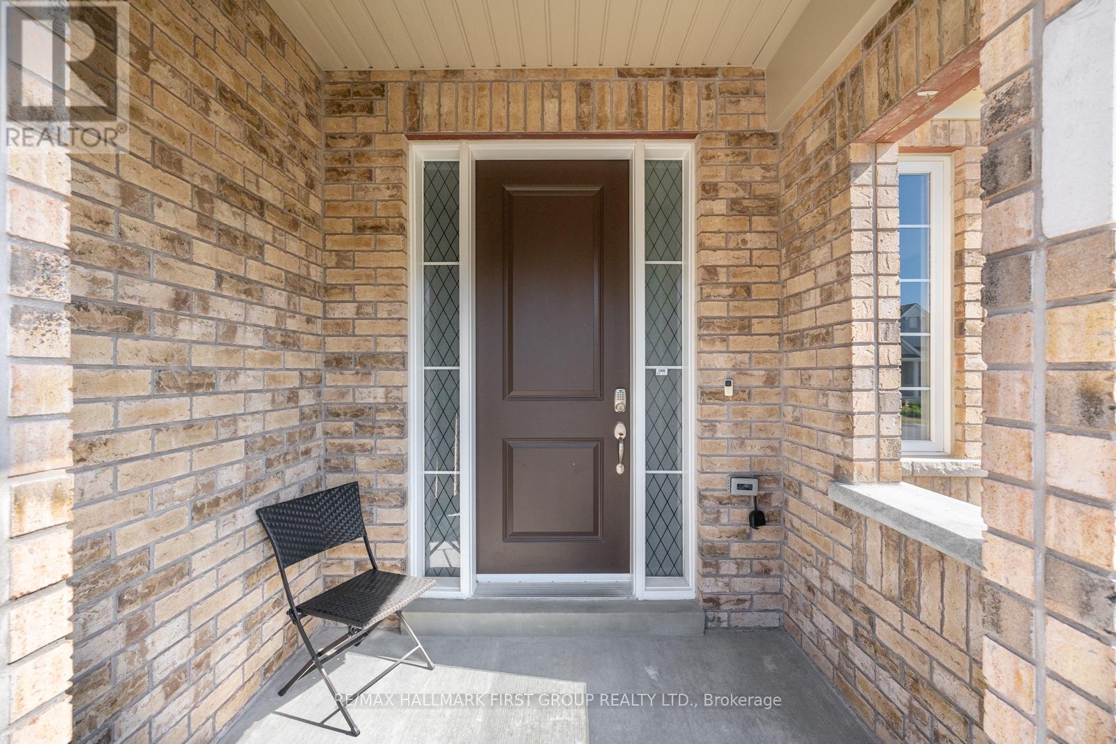 Photo 5 of 27 Louis Way, Scugog ON
