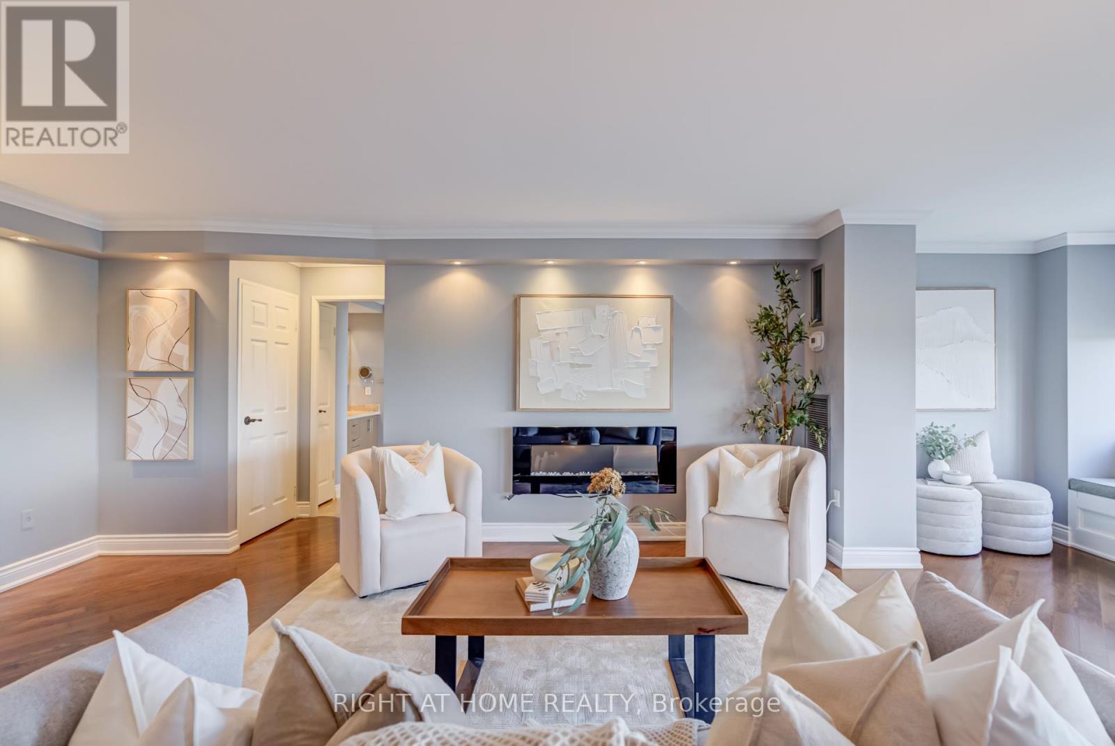 Photo 1 of 707 65 Skymark Drive, Toronto ON