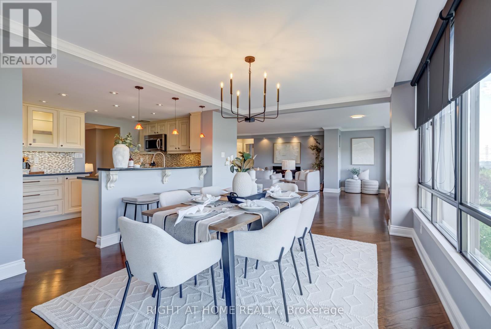 Photo 11 of 707 65 Skymark Drive, Toronto ON