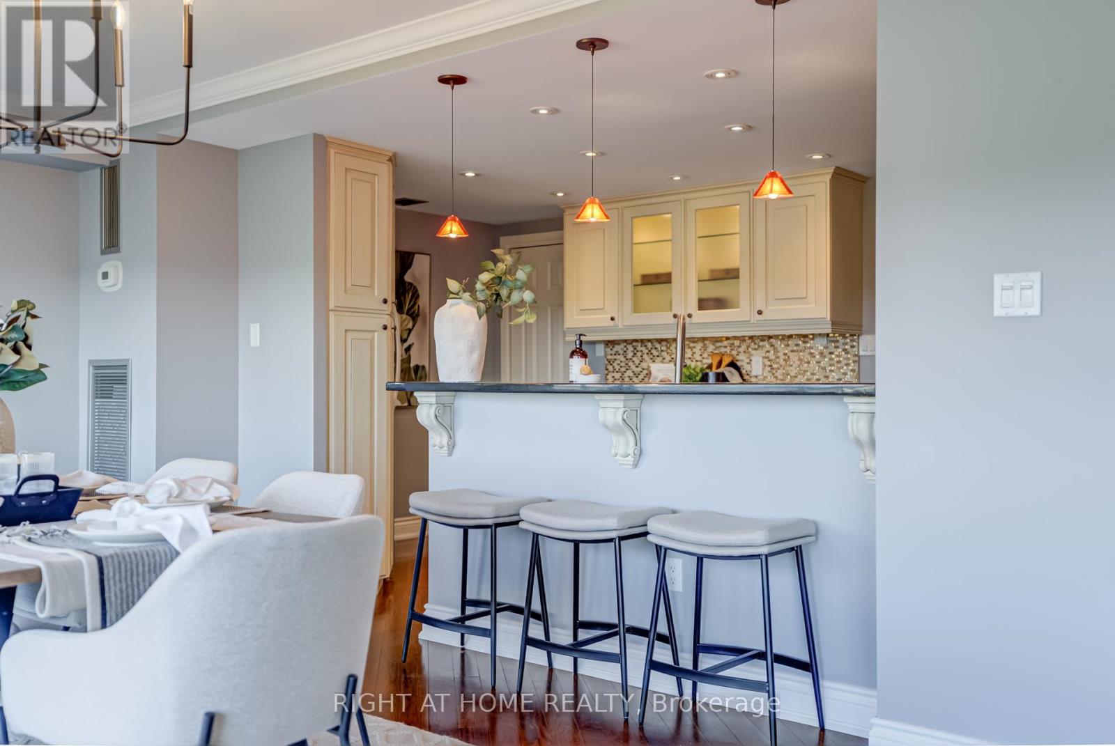 Photo 12 of 707 65 Skymark Drive, Toronto ON