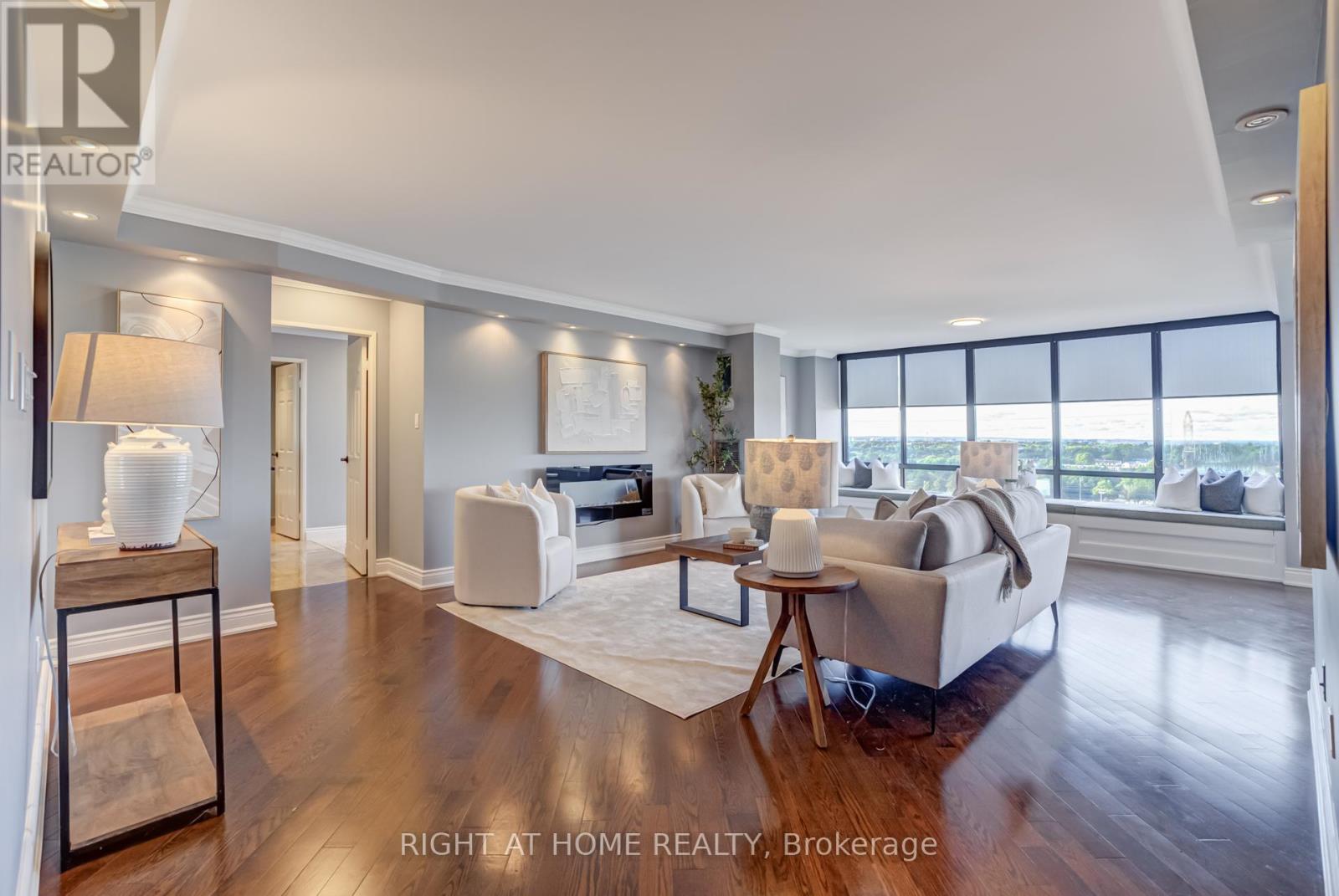 Photo 2 of 707 65 Skymark Drive, Toronto ON