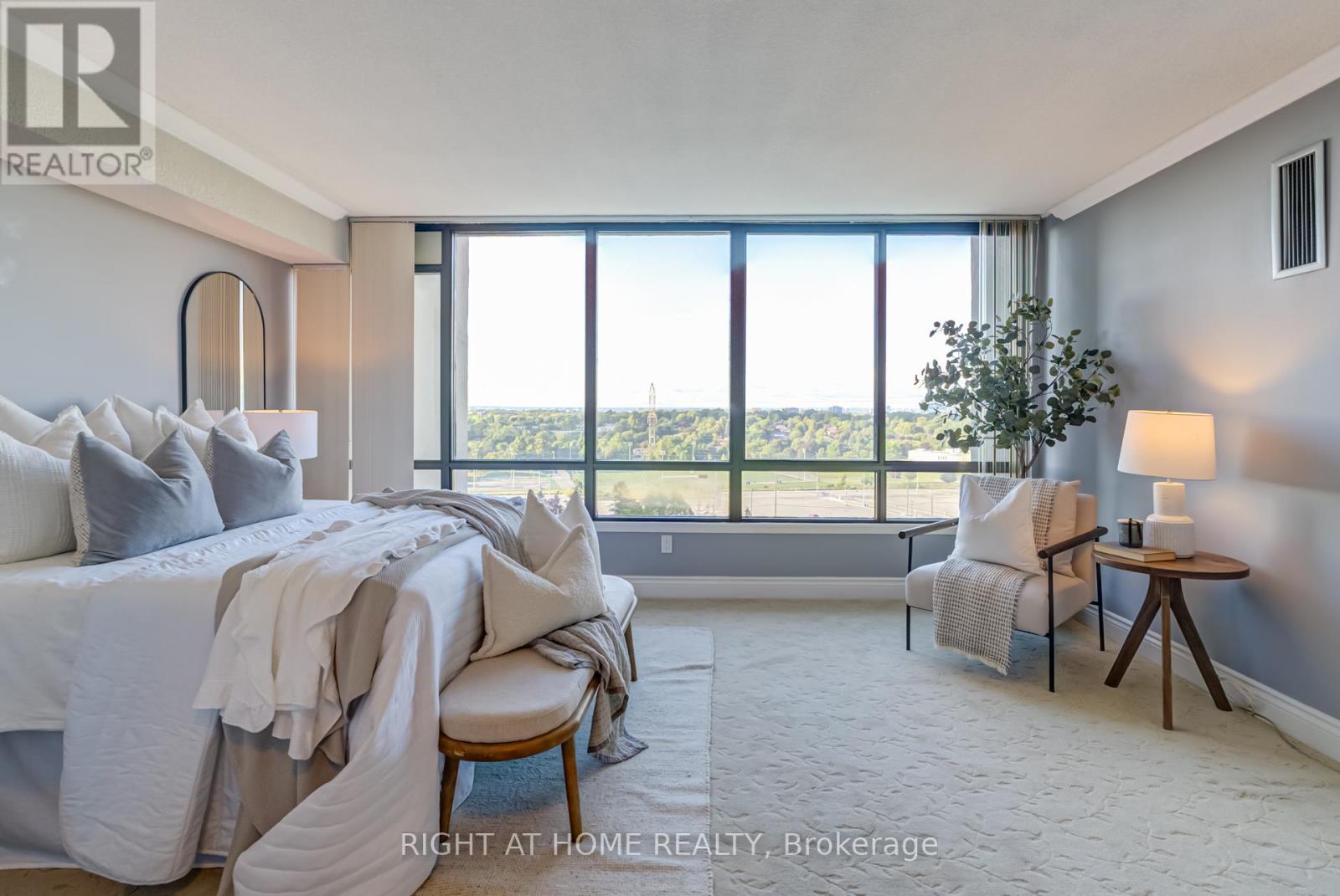 Photo 25 of 707 65 Skymark Drive, Toronto ON