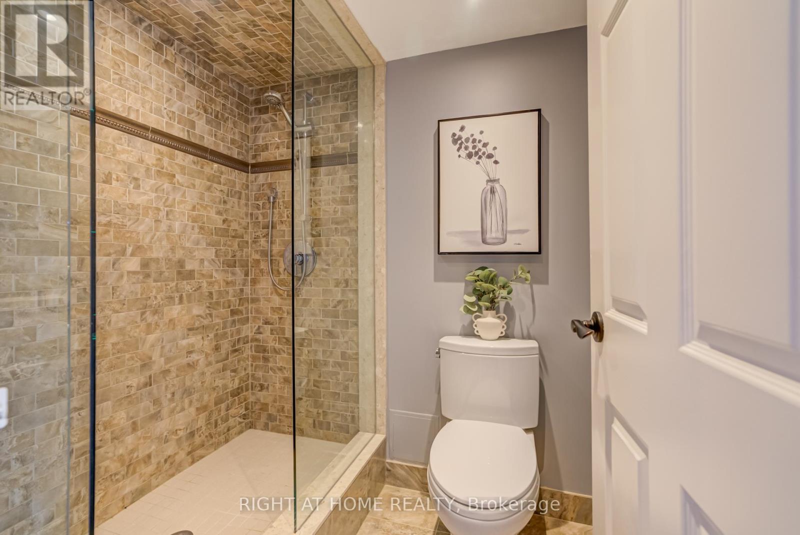 Photo 31 of 707 65 Skymark Drive, Toronto ON
