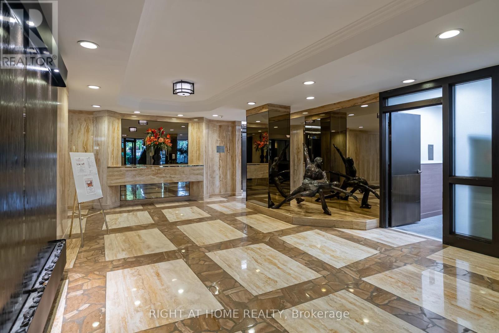 Photo 35 of 707 65 Skymark Drive, Toronto ON