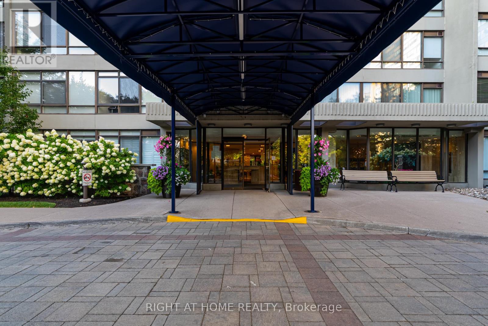 Photo 39 of 707 65 Skymark Drive, Toronto ON