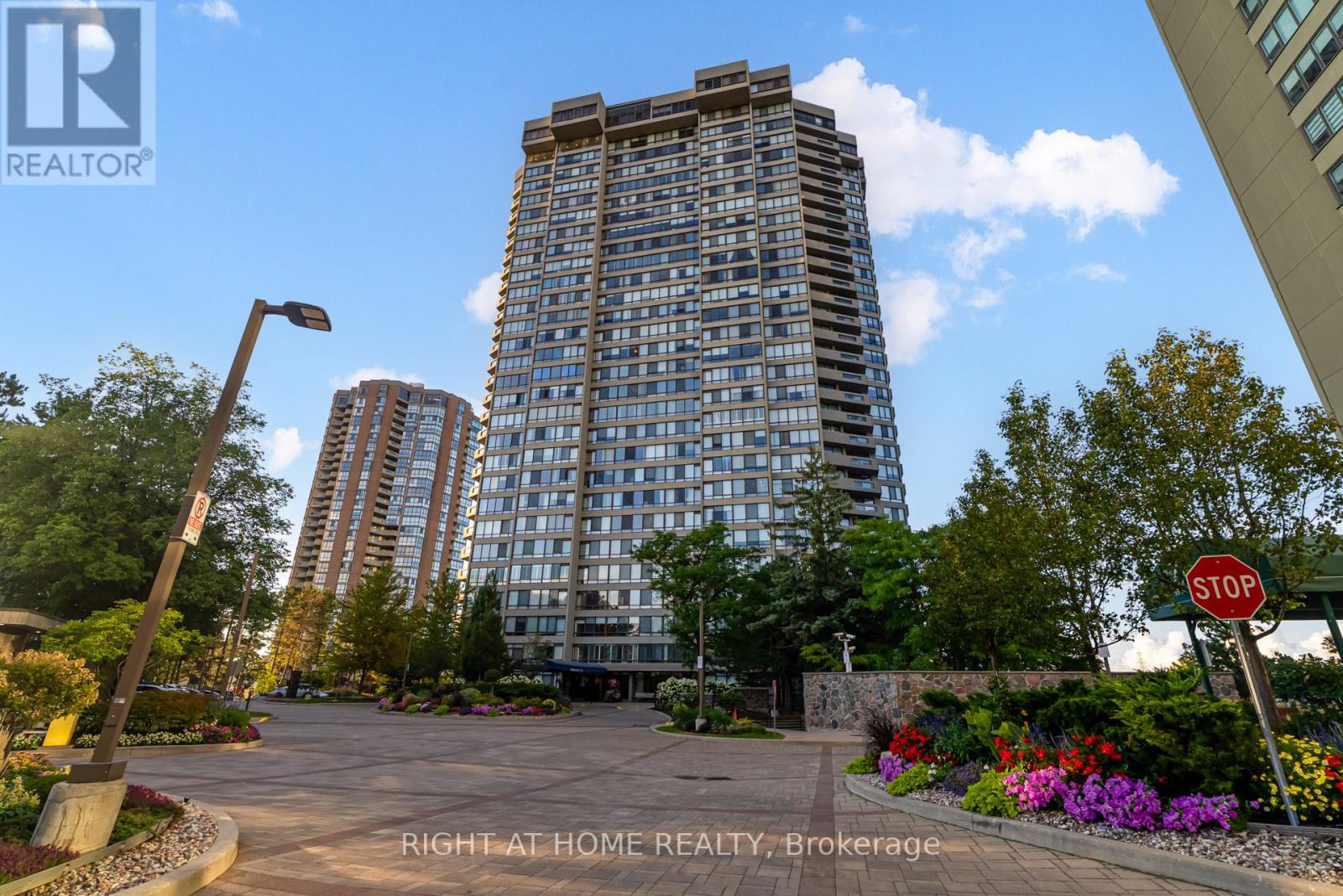 Photo 40 of 707 65 Skymark Drive, Toronto ON