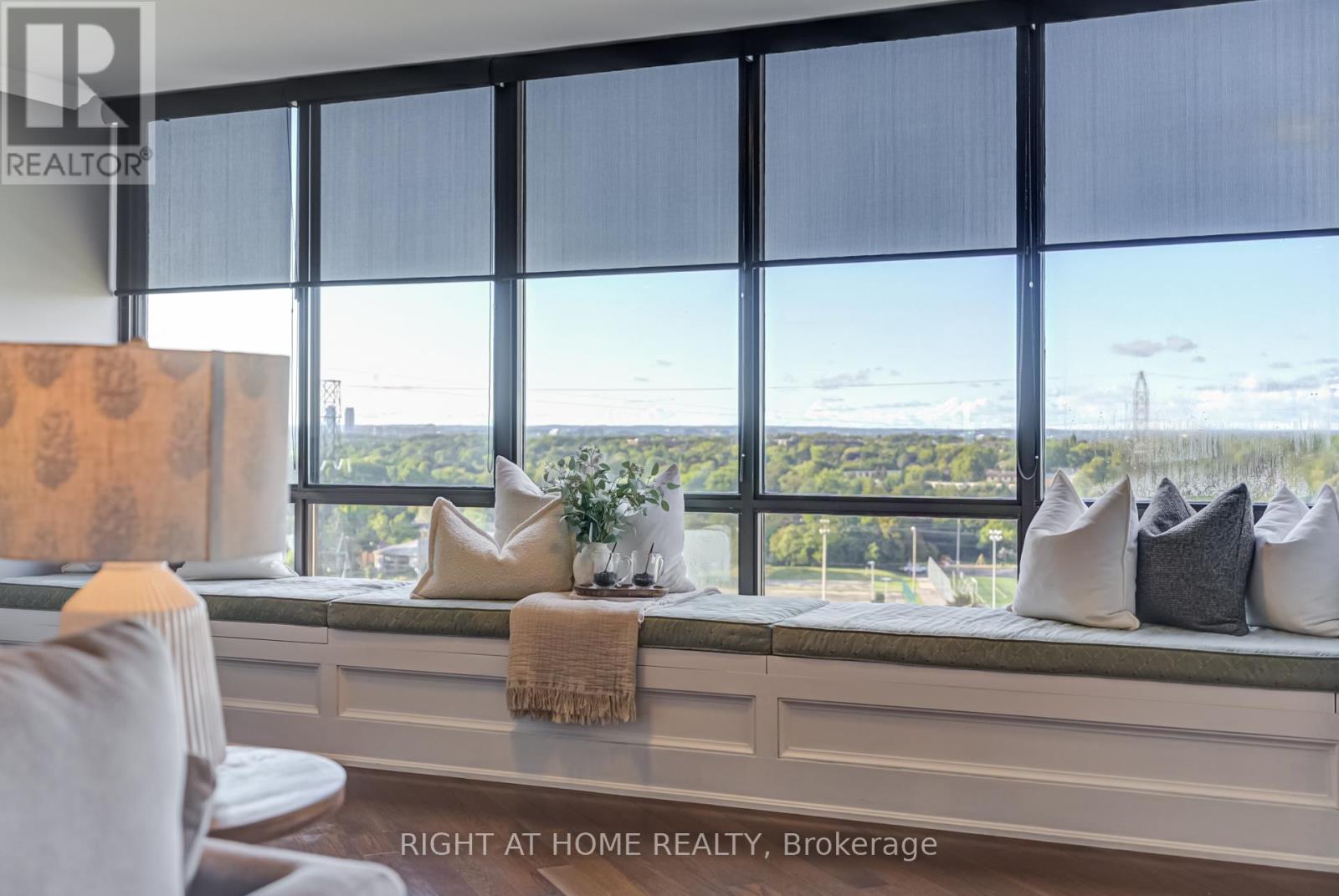 Photo 6 of 707 65 Skymark Drive, Toronto ON