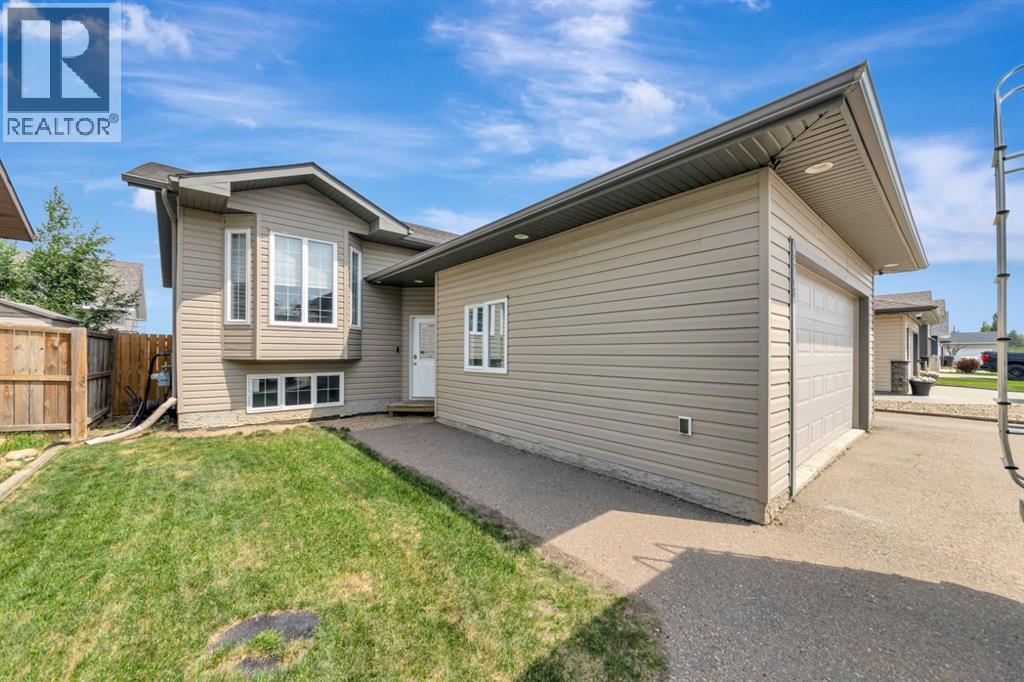 Photo 2 of 5208 51 Avenue, Blackfoot AB