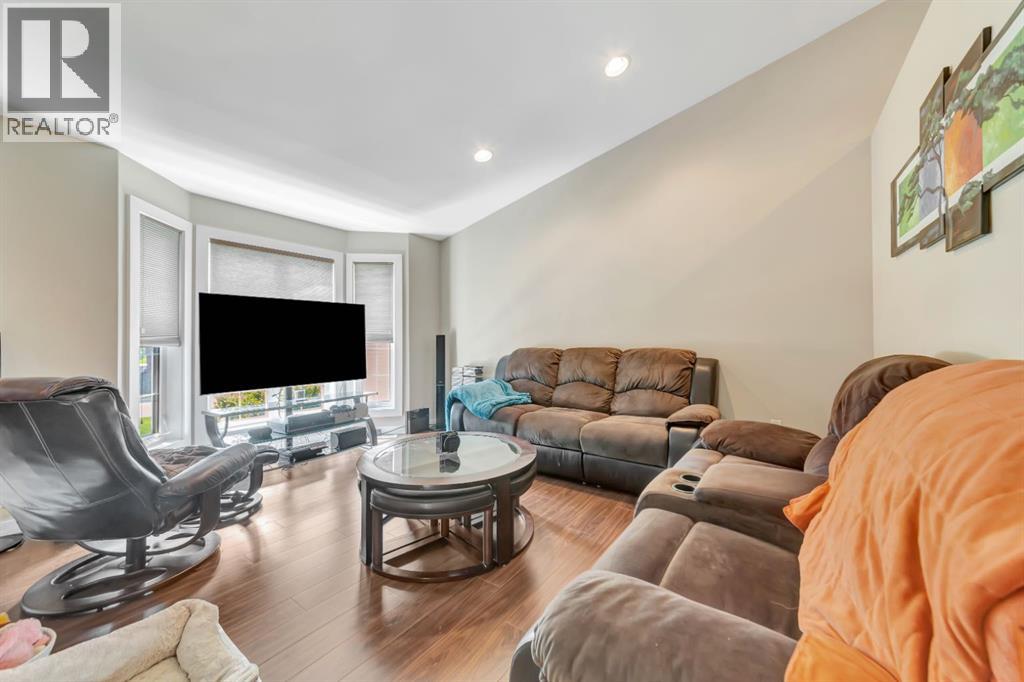 Photo 5 of 5208 51 Avenue, Blackfoot AB