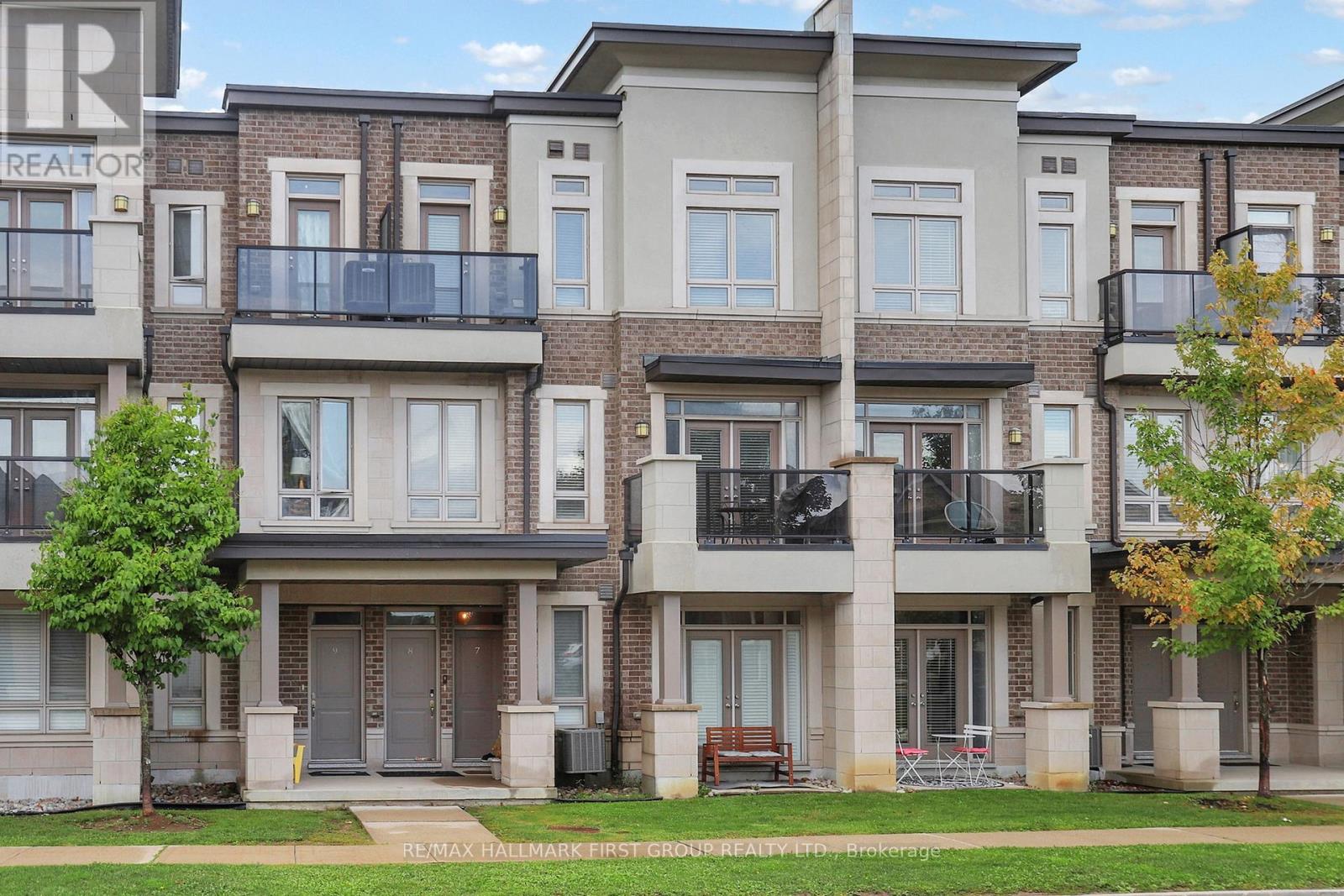 Photo 1 of 7 125 Kayla Crescent, Vaughan ON