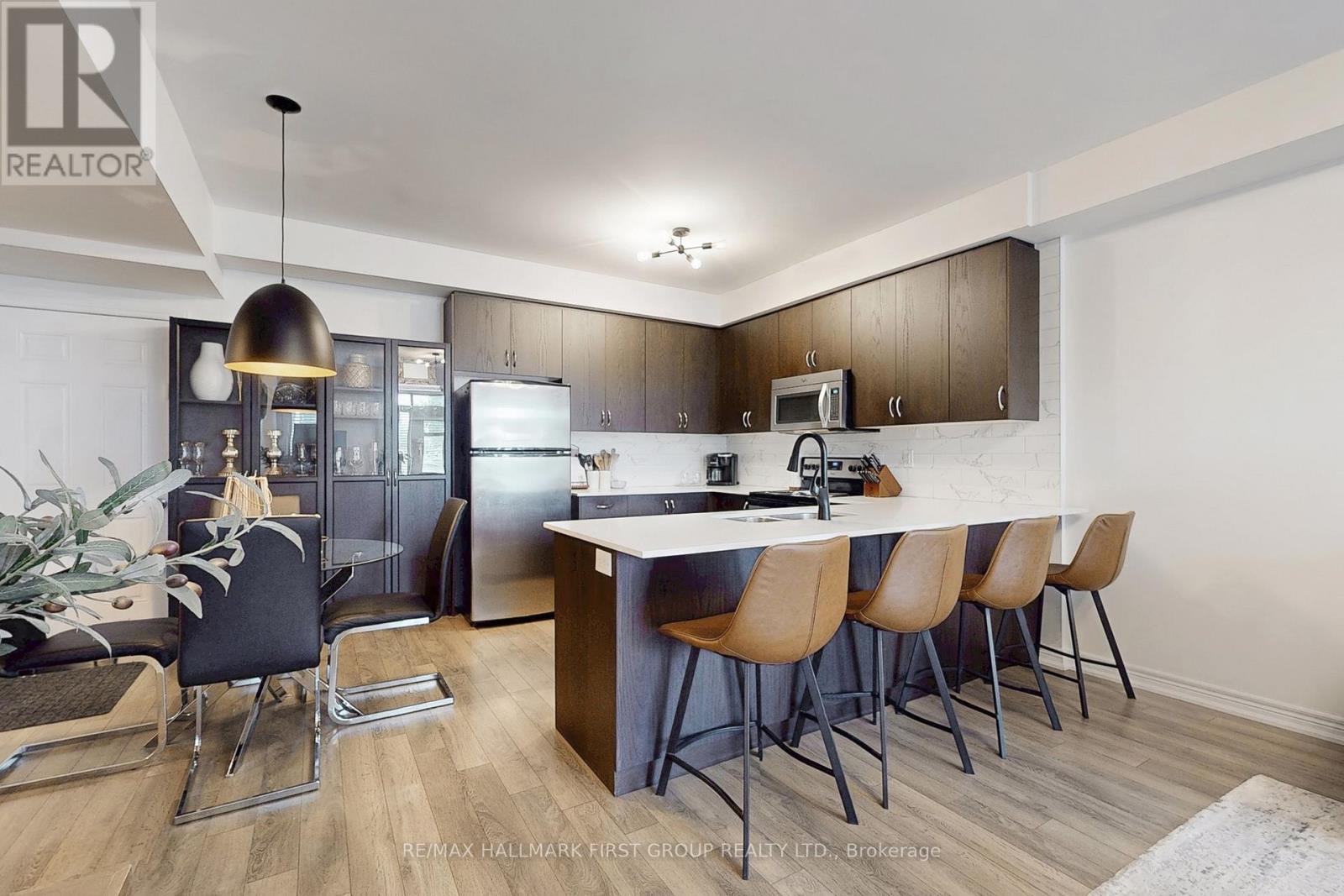 Photo 11 of 7 125 Kayla Crescent, Vaughan ON
