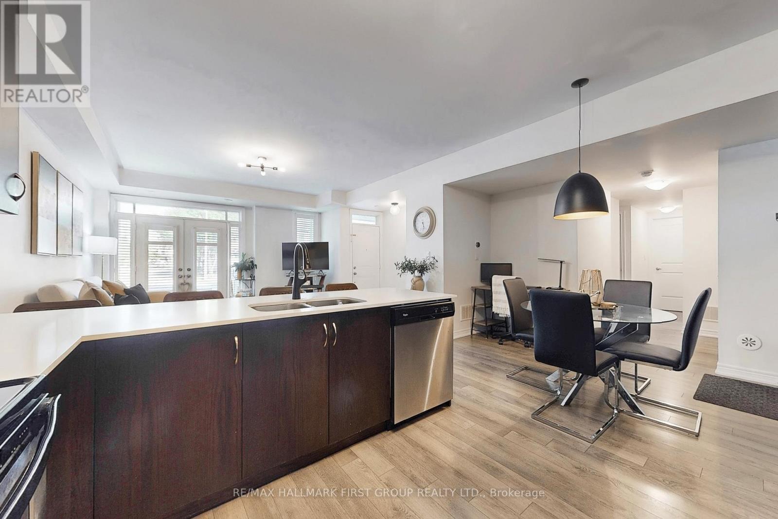 Photo 15 of 7 125 Kayla Crescent, Vaughan ON