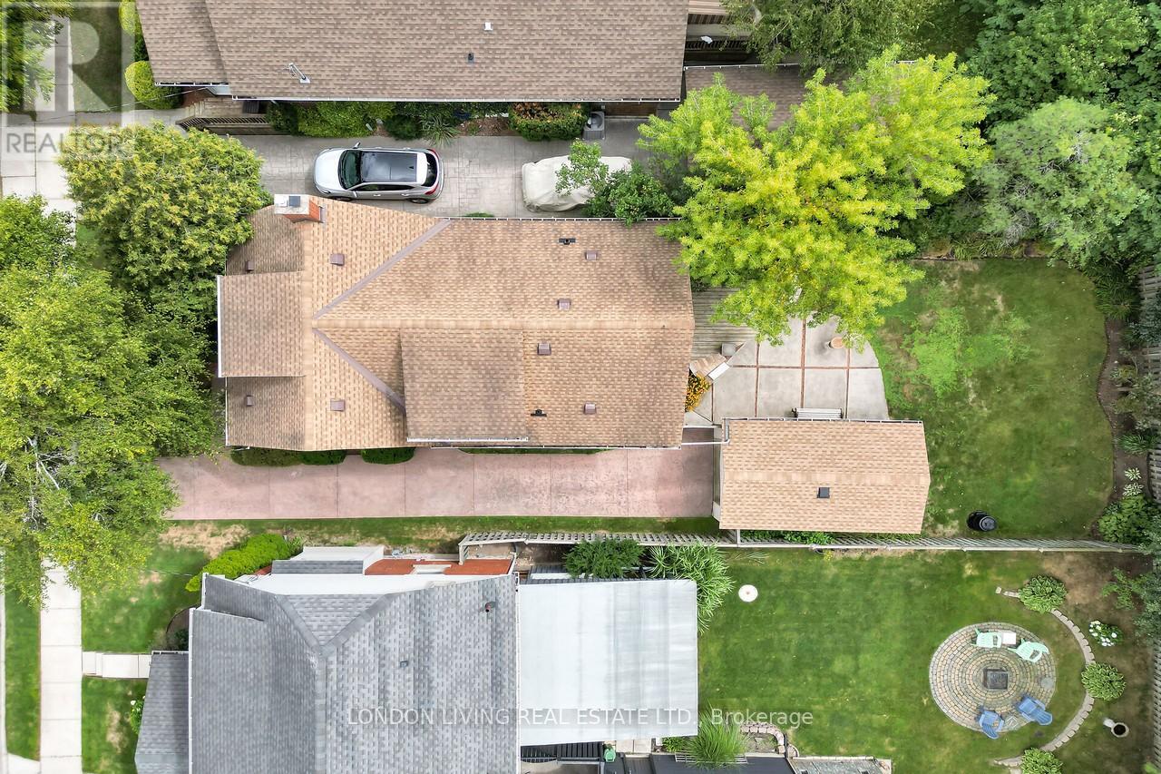Photo 2 of 111 Garfield Avenue, London South ON