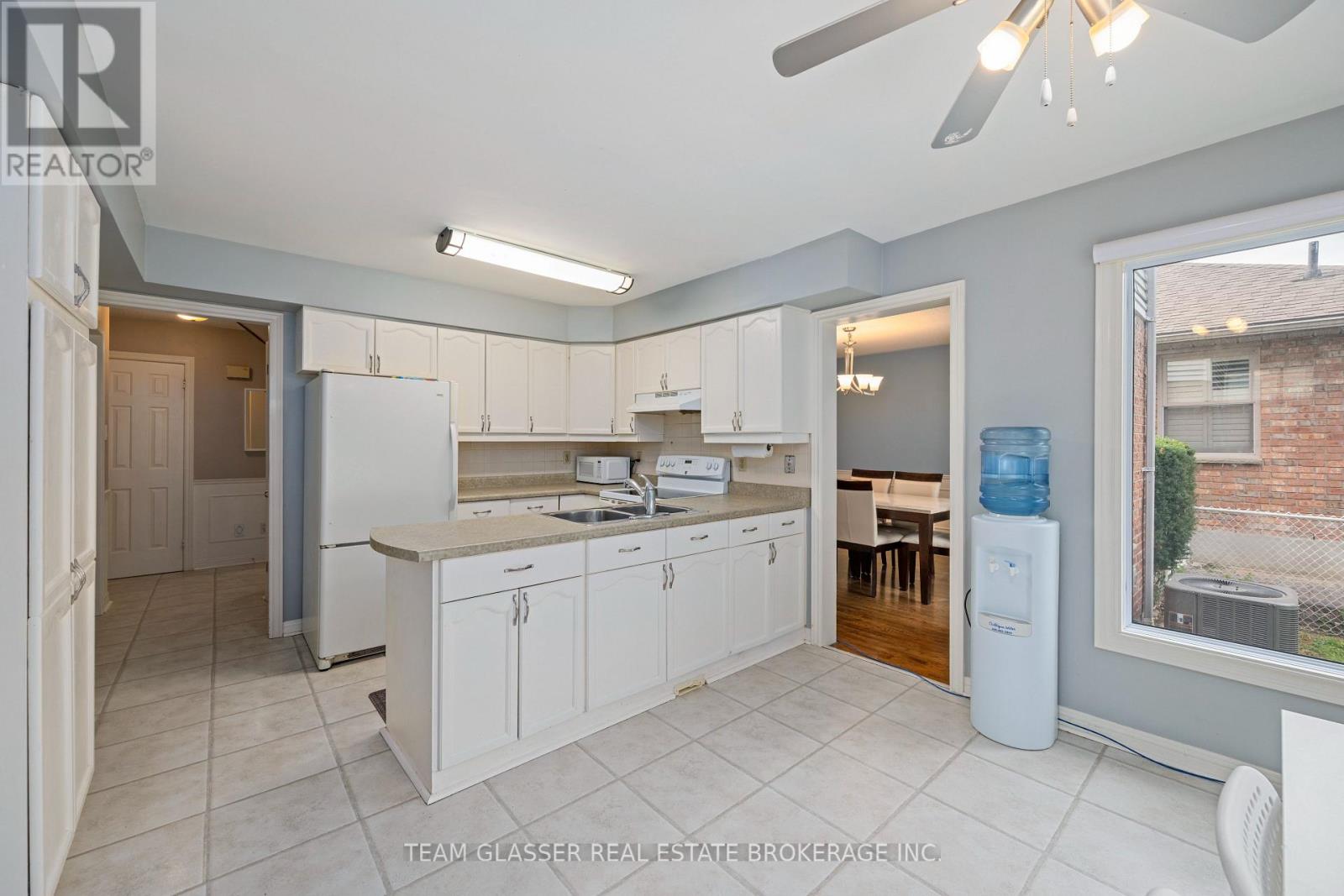 Photo 11 of 86 Jennifer Gardens, London North ON