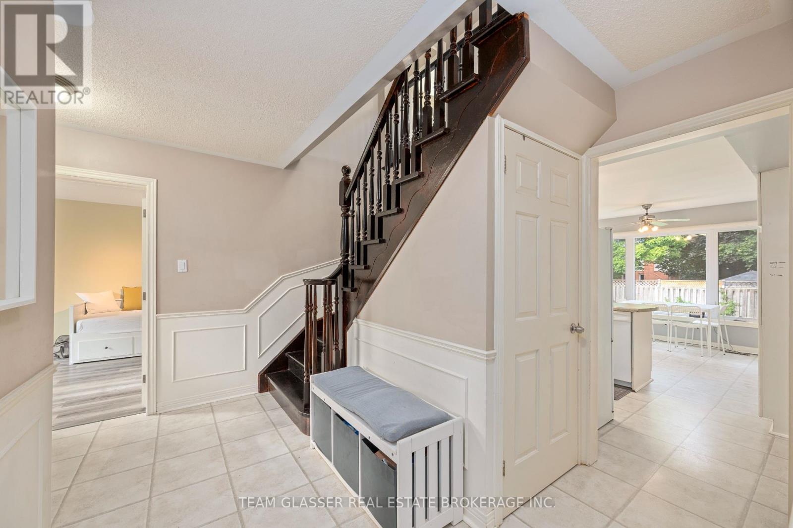 Photo 17 of 86 Jennifer Gardens, London North ON