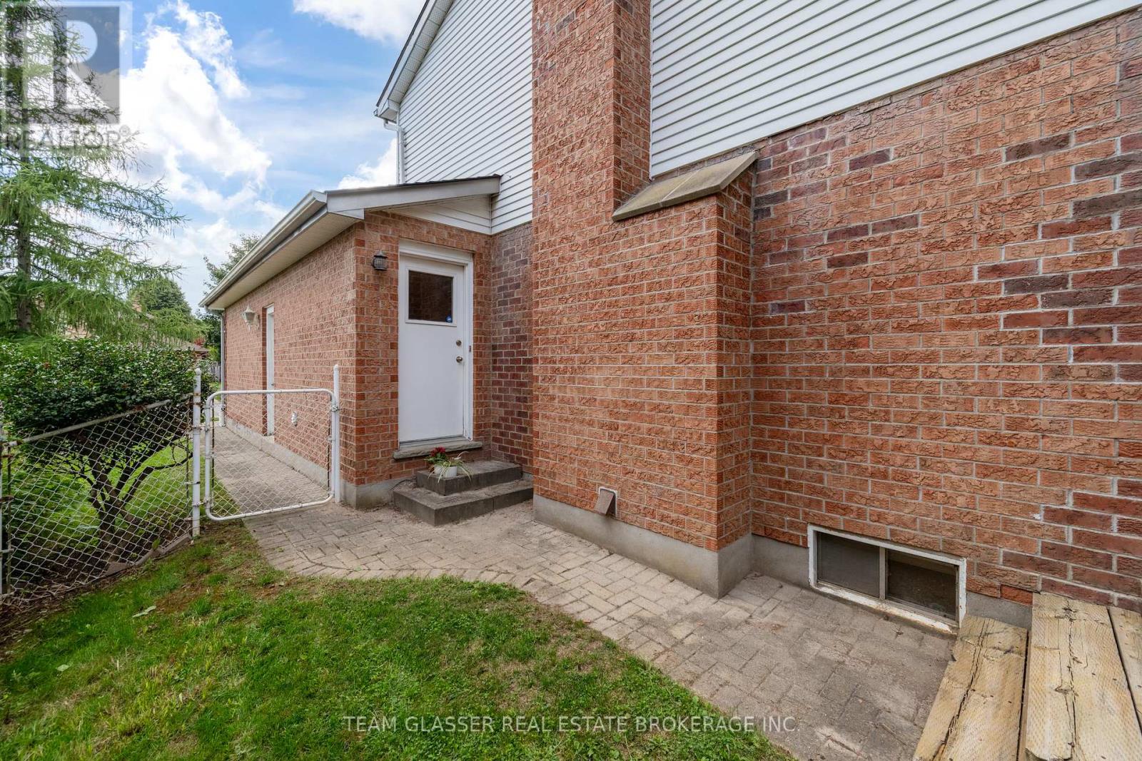 Photo 27 of 86 Jennifer Gardens, London North ON